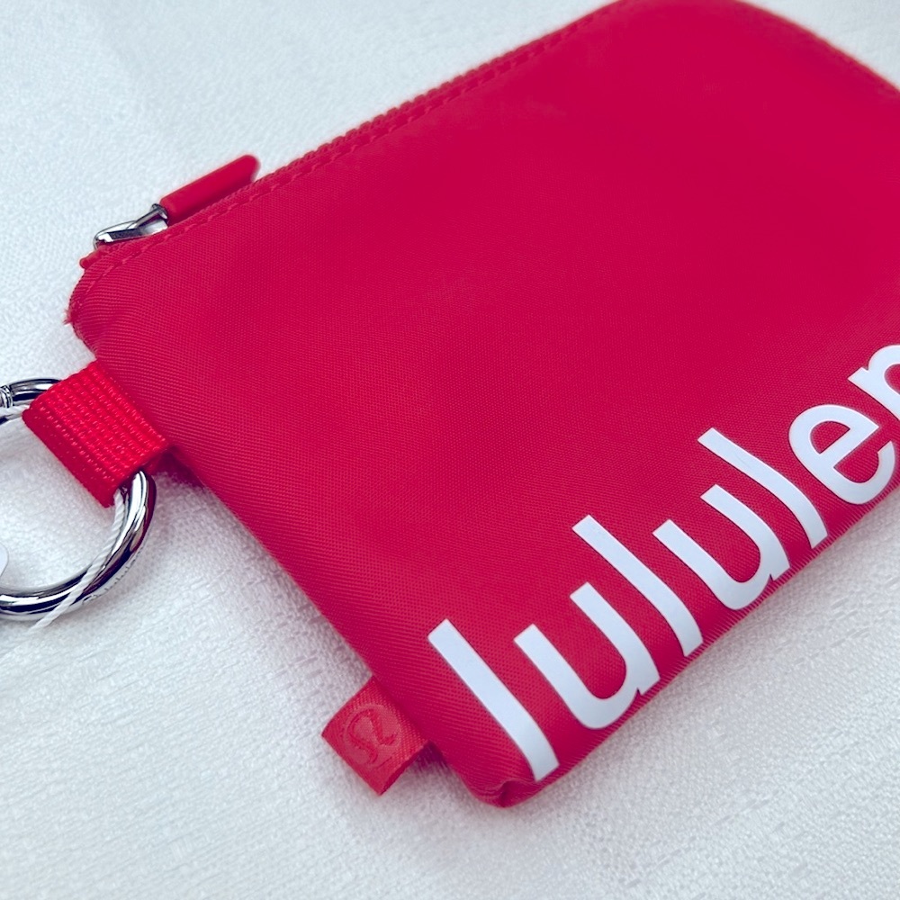 Lululemon Clippable Card Pouch NWT! Pink Punch with White Print zippered pouch